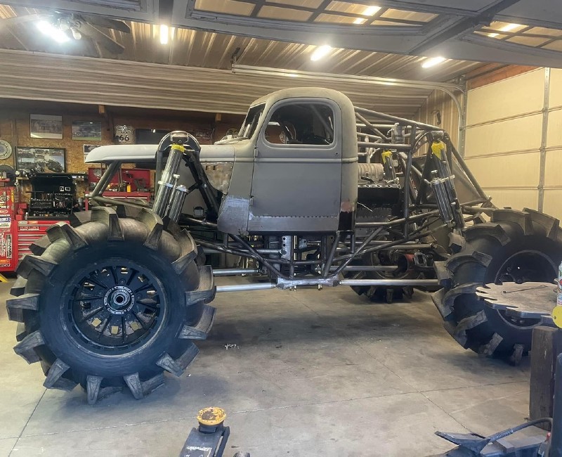 Jake Burton's mega truck built for jumping: Whiplash